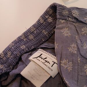 Jaclyn T Floral Skirt in Gray